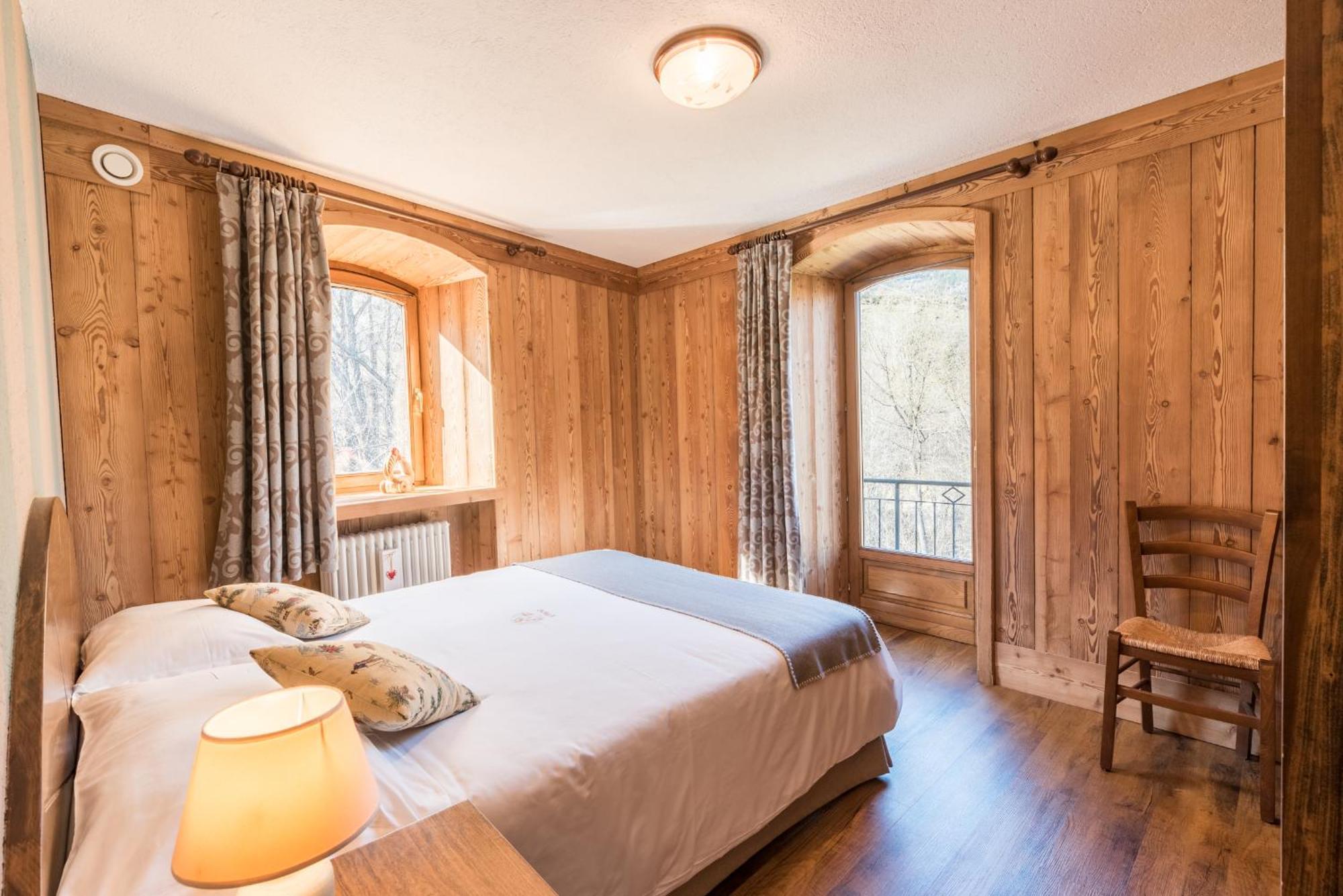 Maison Lo Triolet Introd Εξωτερικό φωτογραφία