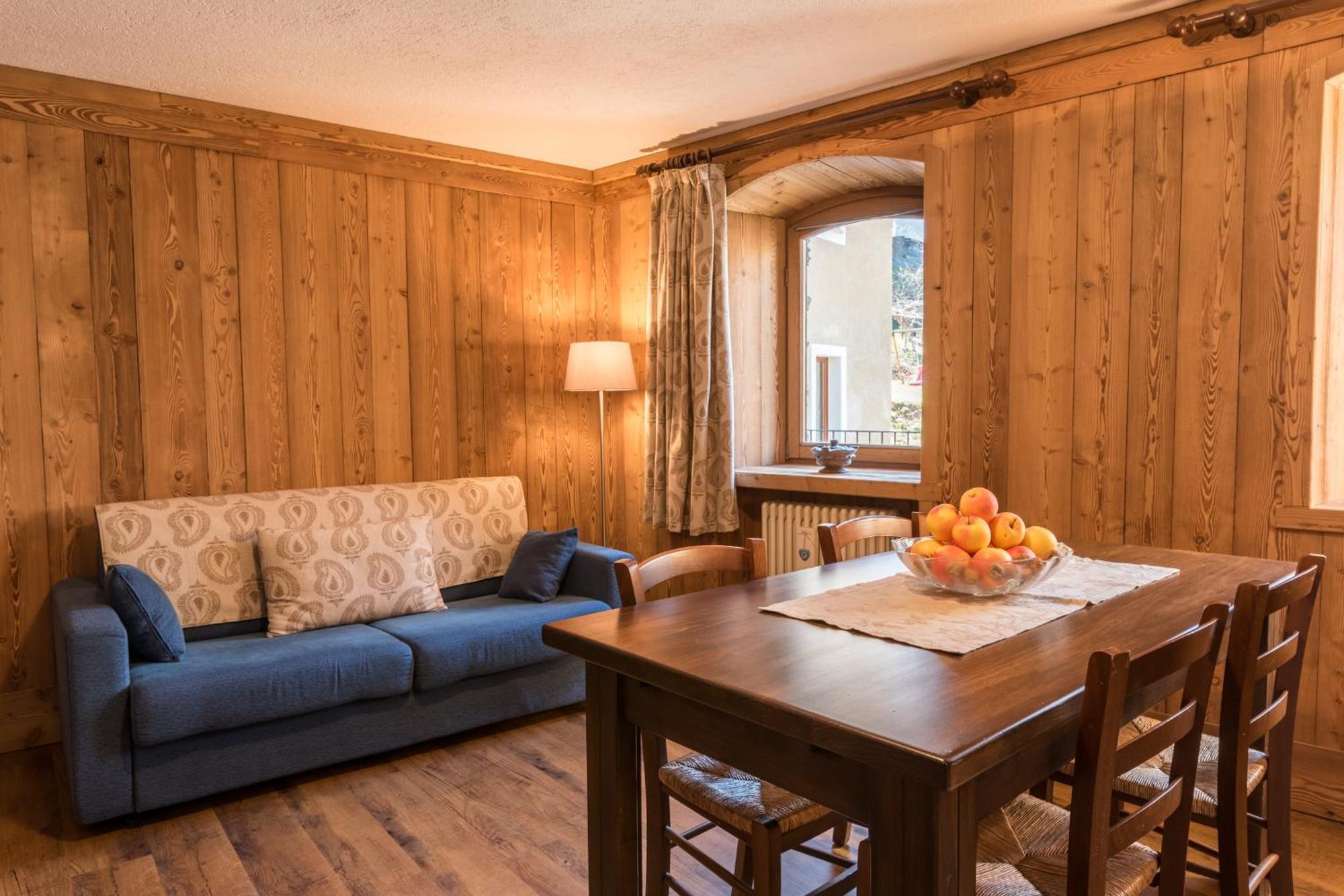 Maison Lo Triolet Introd Εξωτερικό φωτογραφία