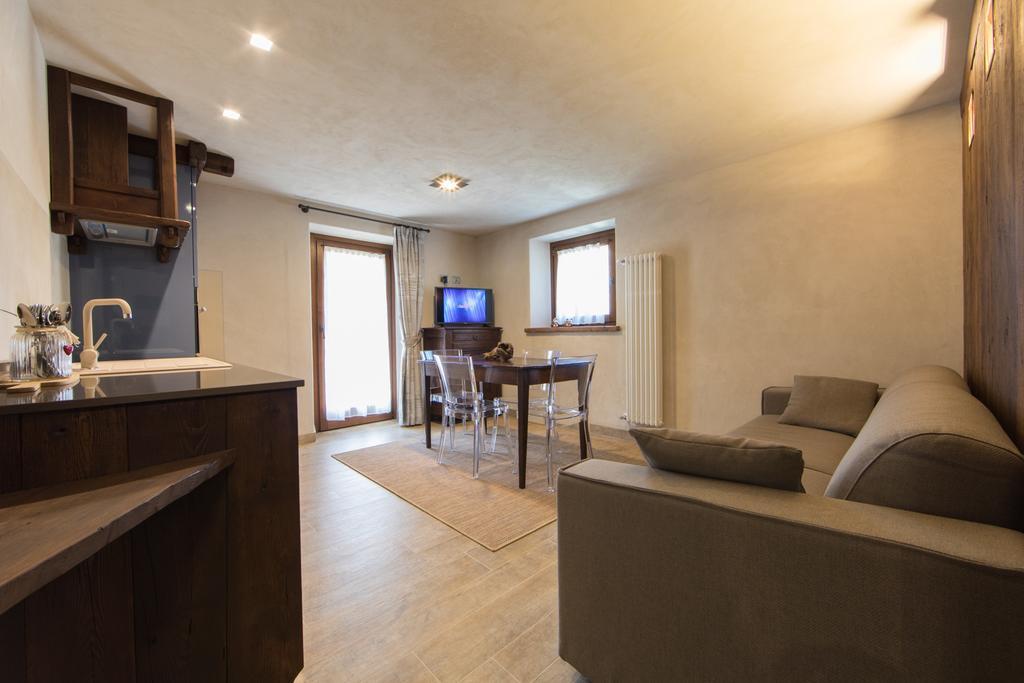 Maison Lo Triolet Introd Εξωτερικό φωτογραφία