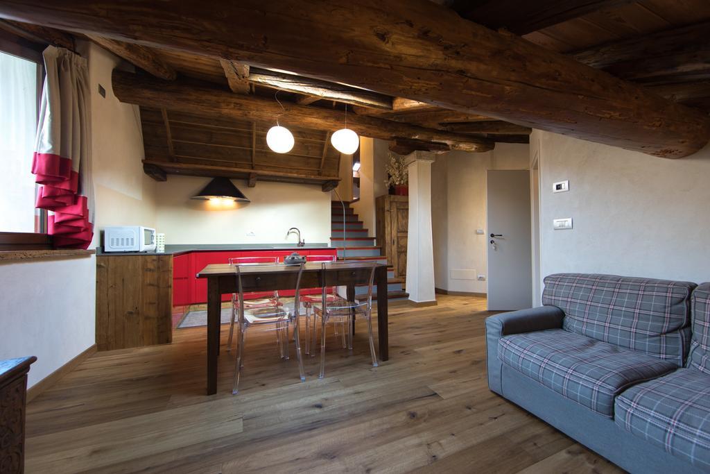 Maison Lo Triolet Introd Εξωτερικό φωτογραφία