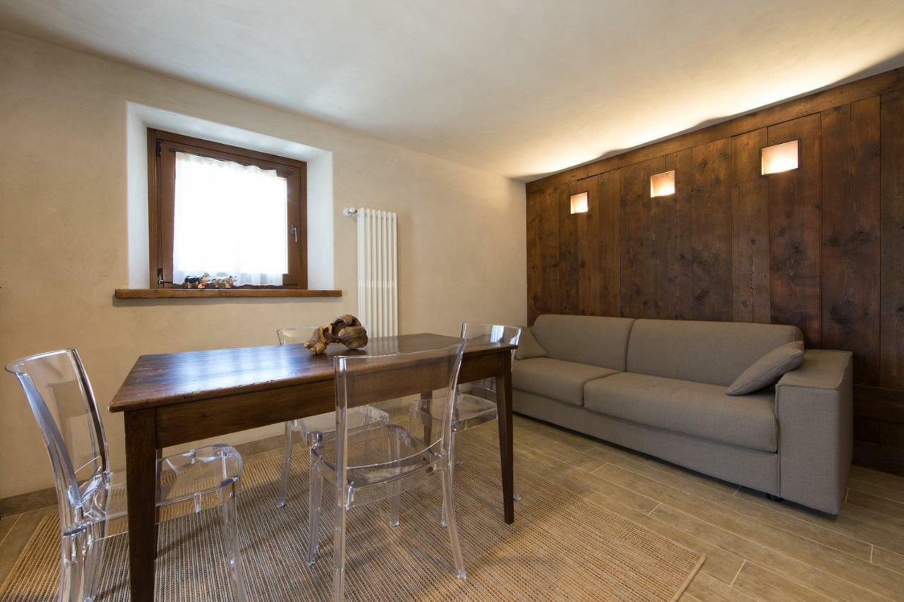 Maison Lo Triolet Introd Εξωτερικό φωτογραφία