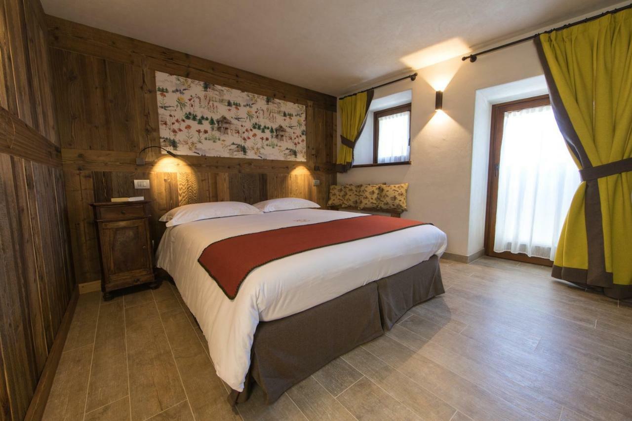 Maison Lo Triolet Introd Εξωτερικό φωτογραφία