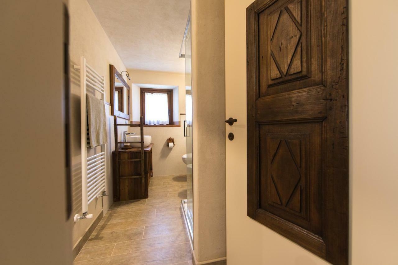 Maison Lo Triolet Introd Εξωτερικό φωτογραφία
