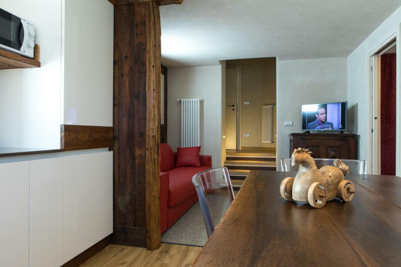 Maison Lo Triolet Introd Εξωτερικό φωτογραφία